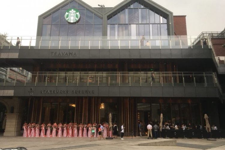 Here&#039;s a Glimpse at the Huge New Flagship Starbucks in Qianmen