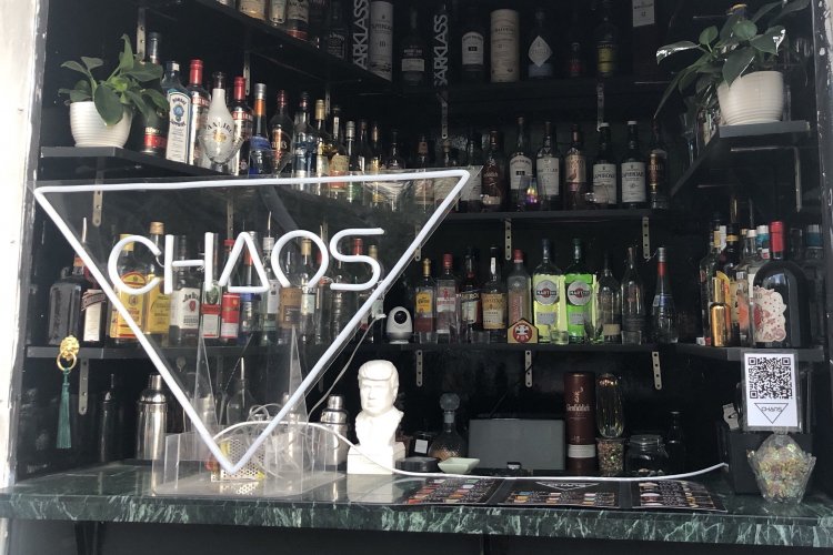 Hot Toddy, to Go? Chaos Serves Boozy Drinks Street Side