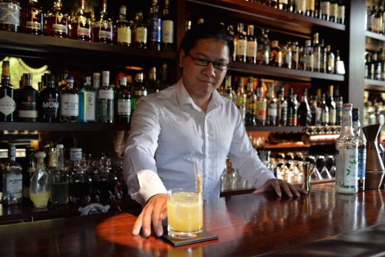 Dongzhimen&#039;s Gin House Offers Personalized Cocktails to Local Regulars 