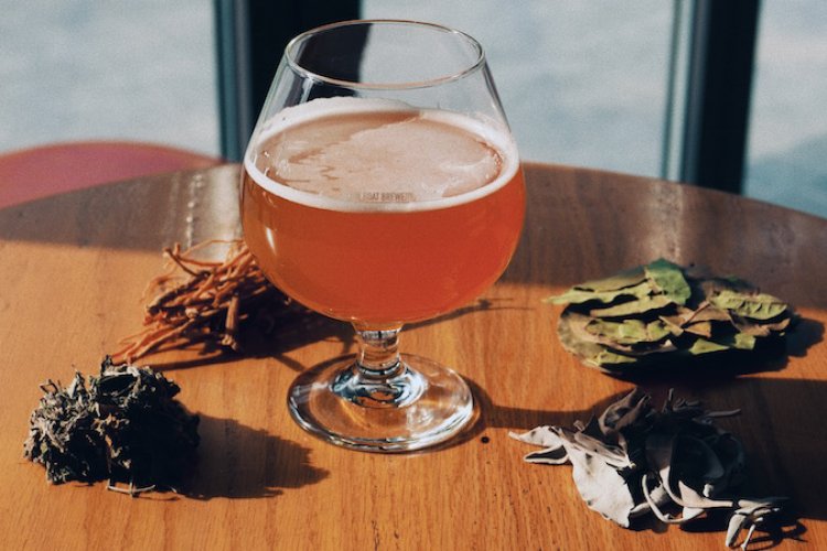 DP Booze News: Slow Boat&#039;s Gruit Beer, Atmosphere&#039;s &quot;Clash of Gods&quot; Cocktails, Puxuan&#039;s Wine and Prawns Pairing
