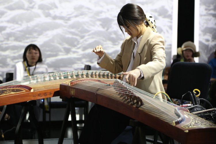 This Beijing Prodigy Will Get You Grooving to the Guzheng