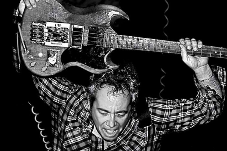 R “&#039;We Jam Econo’ Is a Philosophy&quot; Q&amp;A with Minutemen and Firehose Bassist Mike Watt Ahead of March 18 DDC Gig 