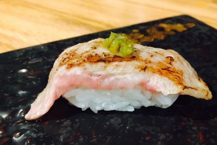 Japanese Restauarnt Qingjiu Offers Sea Urchin Hot Pot and Delicious Sushi 