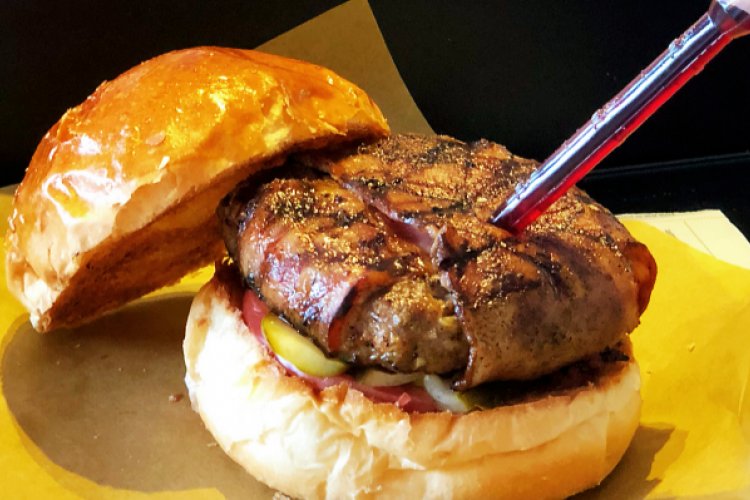 Rock-Hard Buns: Regain Element’s Wine Injected Beef Burger and Beer