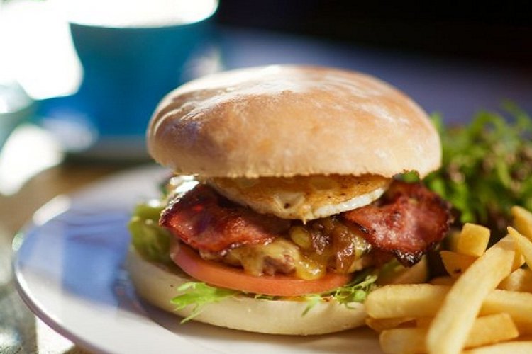 Grilled: Cafe Flatwhite’s 100 Percent New Zealand Beef Burger, as Genuine as Their Coffee