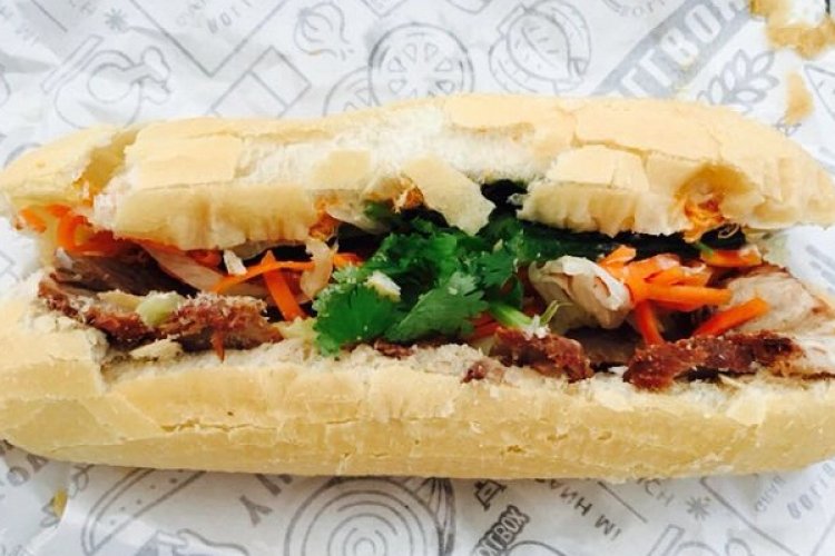 Street Food: Tasty Vietnamese Sandwich Banh Mi at Rollbox