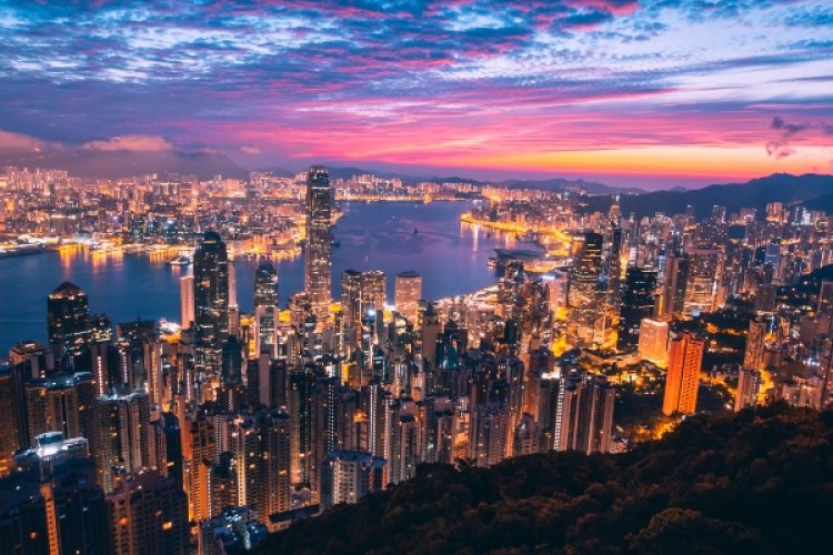 It&#039;s Still Not Too Late to Fly to Hong Kong for the October Holiday