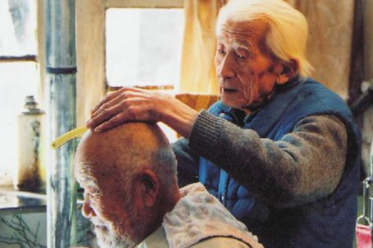 Sino Silver Screen: &#039;The Old Barber&#039; Captures An Old Man’s Life in Rapidly Changing Beijing