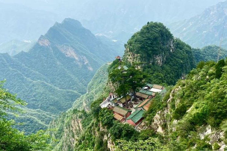 Shenglian Mountain: Like Hiking Through a Textbook of Chinese History and Mythology