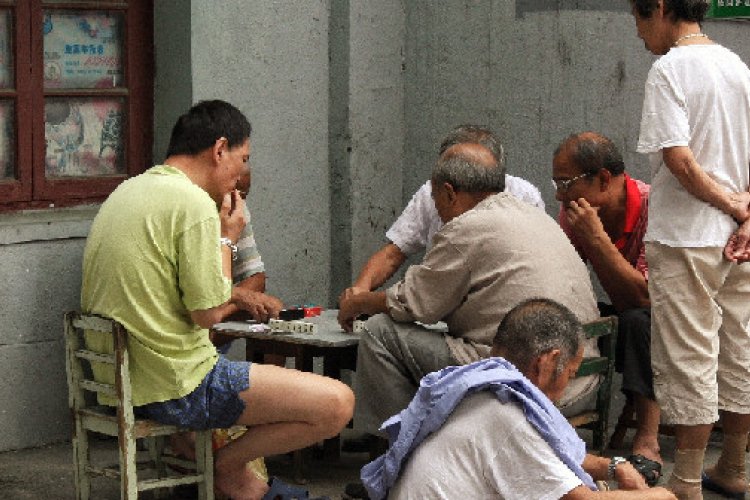 Digging Into Beijing&#039;s Obsession with Mahjong