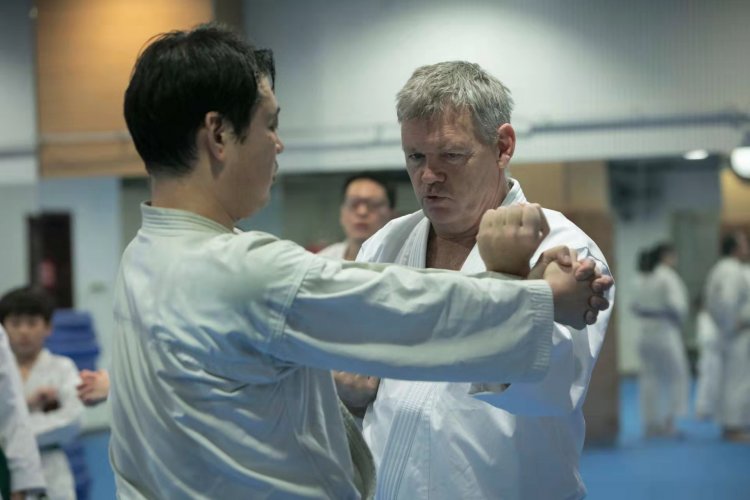 Learn the Fighting Style of Mr. Miyaki and &#039;The Karate Kid&#039;, Right Here in Beijing