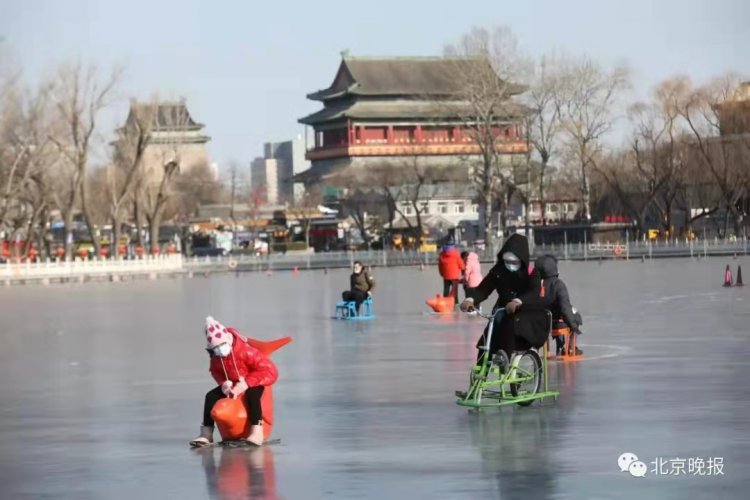 Break Out the Skates, Ice Skating Season is Officially On at Shichahai, Summer Palace