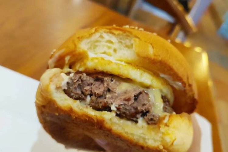 Beyond the Beef Patty: Other Meats You&#039;ll Find Between Two Buns in Beijing