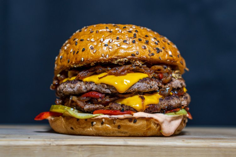 Burger Bonanza: Top Beijing Bites for International Burger Day! Burger Bonanza: Top Beijing Bites for International Burger Day!