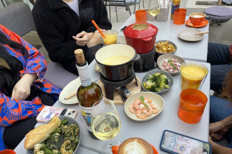 Dive Into Cheesy Heavens: 5 Fondue Places in Beijing Dive Into Cheesy Heavens: 5 Fondue Places in Beijing