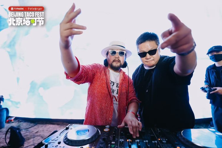 Inside the Rise of Chinese DJ Duo 鱼头泡饼 (Fish Head Pancake)