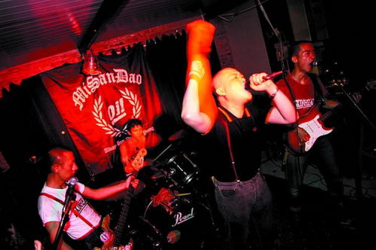 Reader Review: Fourth Anniversary for 2Kolegas Reader Review: Fourth Anniversary for 2Kolegas