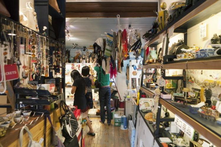 Change Store Opens: One Man&#039;s Trash Is Another&#039;s Treasure