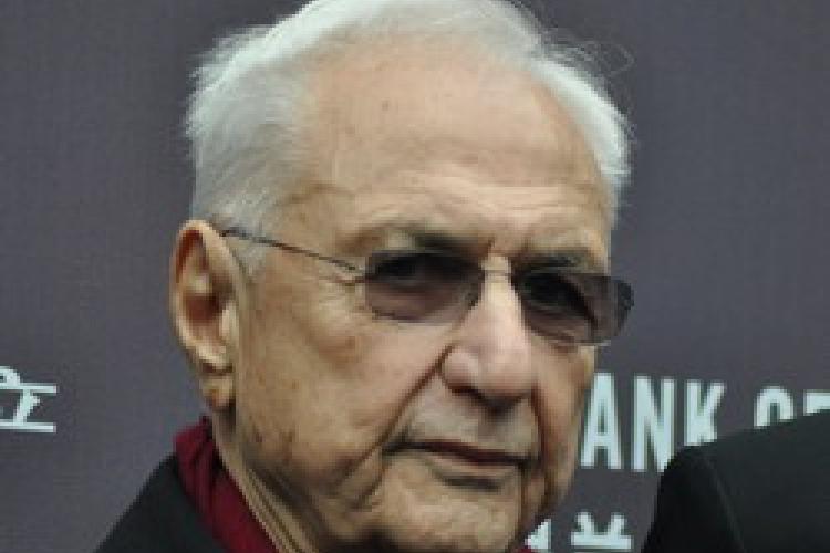 Architect Frank Gehry in Beijing to open exhibition
