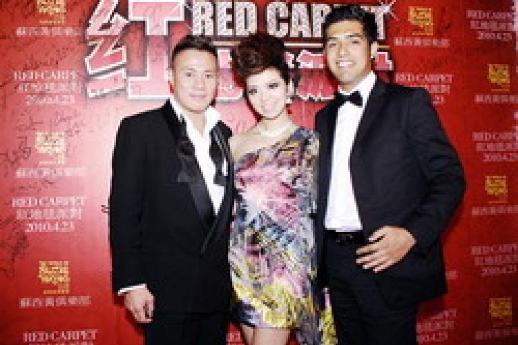 Suzie Wong's Turns 8 Suzie Wong's Turns 8