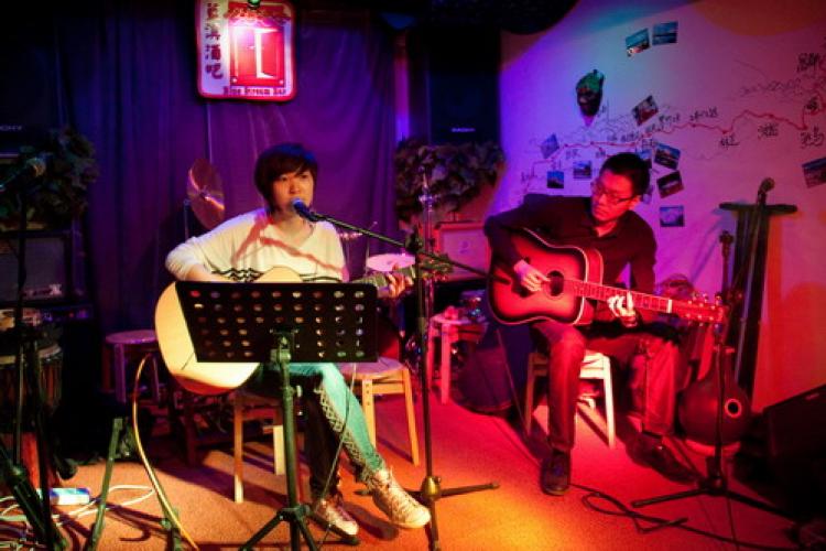 True Blue: Gulou&#039;s Latest Music Cafe