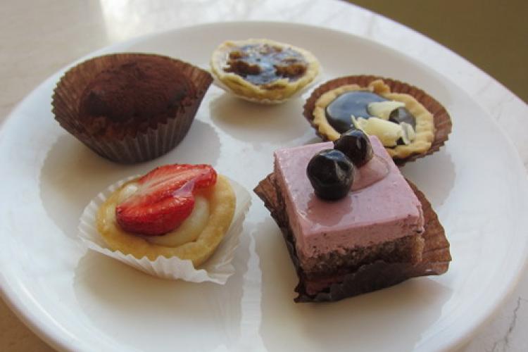 Da Giuliano Serves Small Sweets in Sanlitun