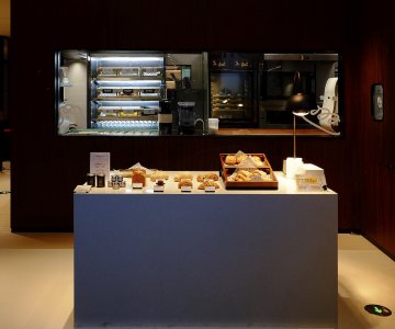 Wake & Bite Bakery Display