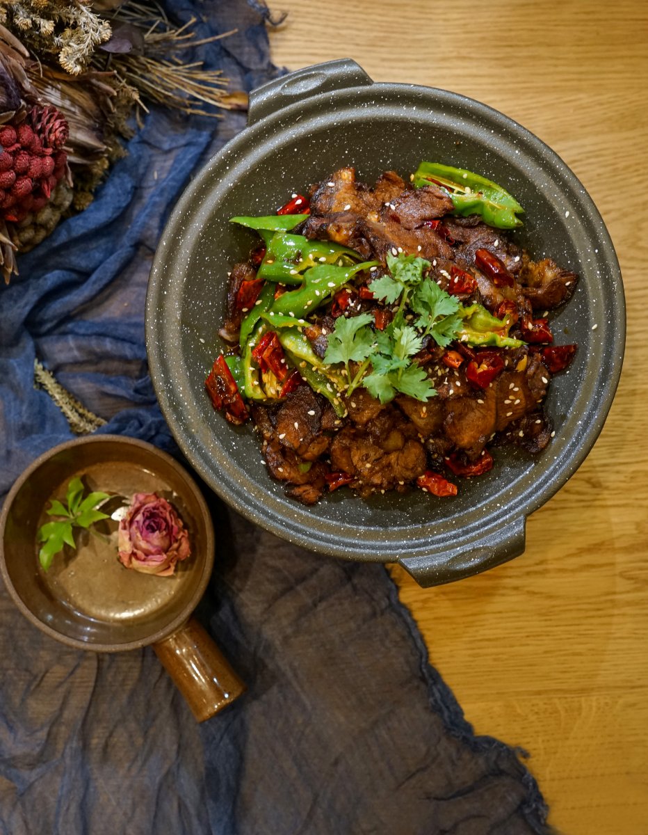 The griddled "tea house" beef packs the heat