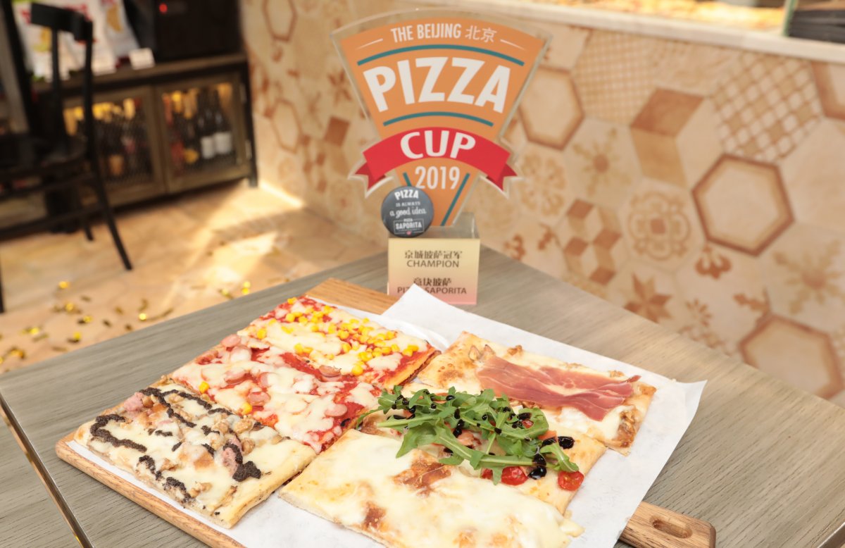 di Tullio says that Saporita's Roma-style pizza hits the right balance for their Chinese customers