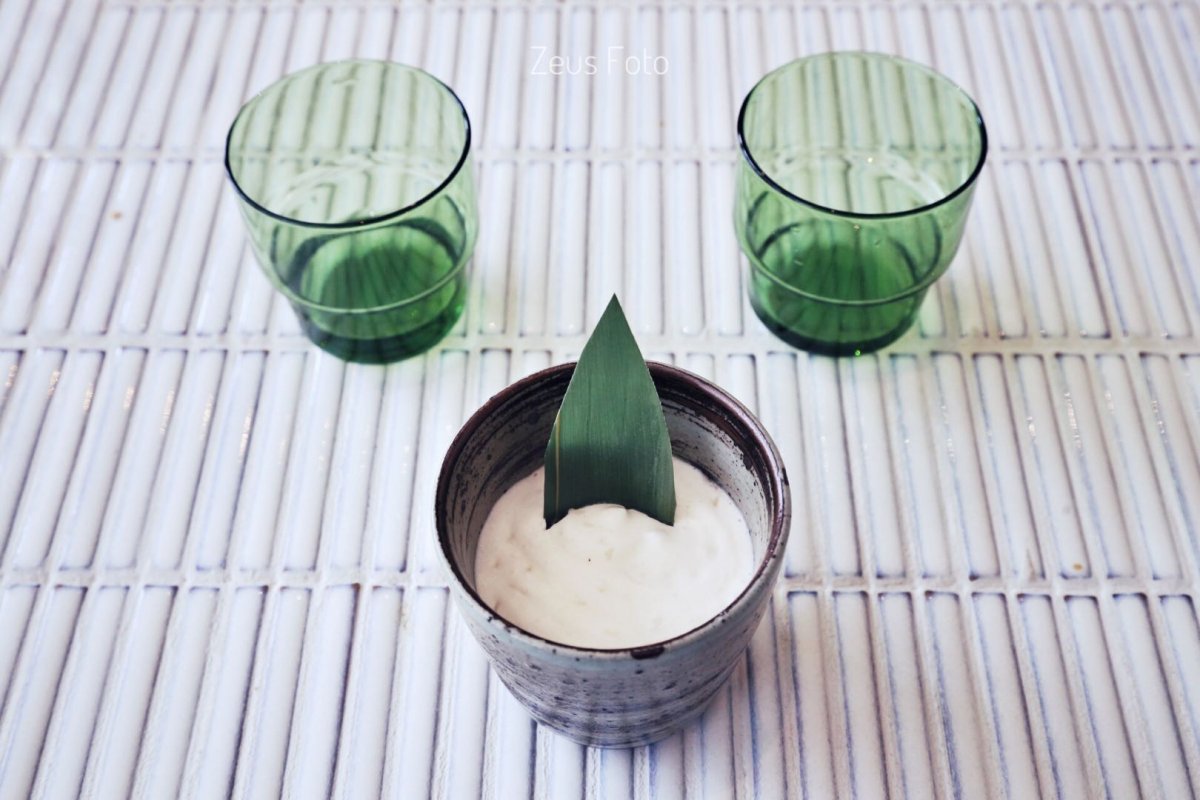 Chill your tongue with some water chestnut, rice wine custard, the perfect end to a veritable Szechuan-inspired food exhibition