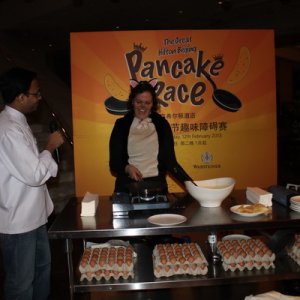 HiltonPancakeRaceBeijing6 HiltonPancakeRaceBeijing6