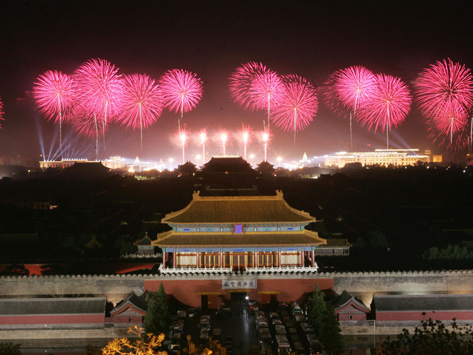 Beijing Pollution Hits 647, but Beijingers Bought Fewer Fireworks 