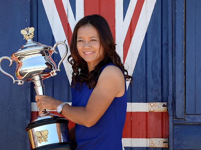 Li Na Retires From Professional Tennis, Will Hold Beijing Press Conference Sunday