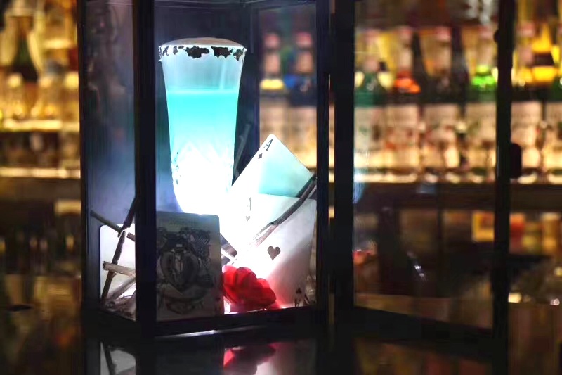 Four Ace Magic Bar: Magic, Food, and Liquor Combine at Sanlitun Soho