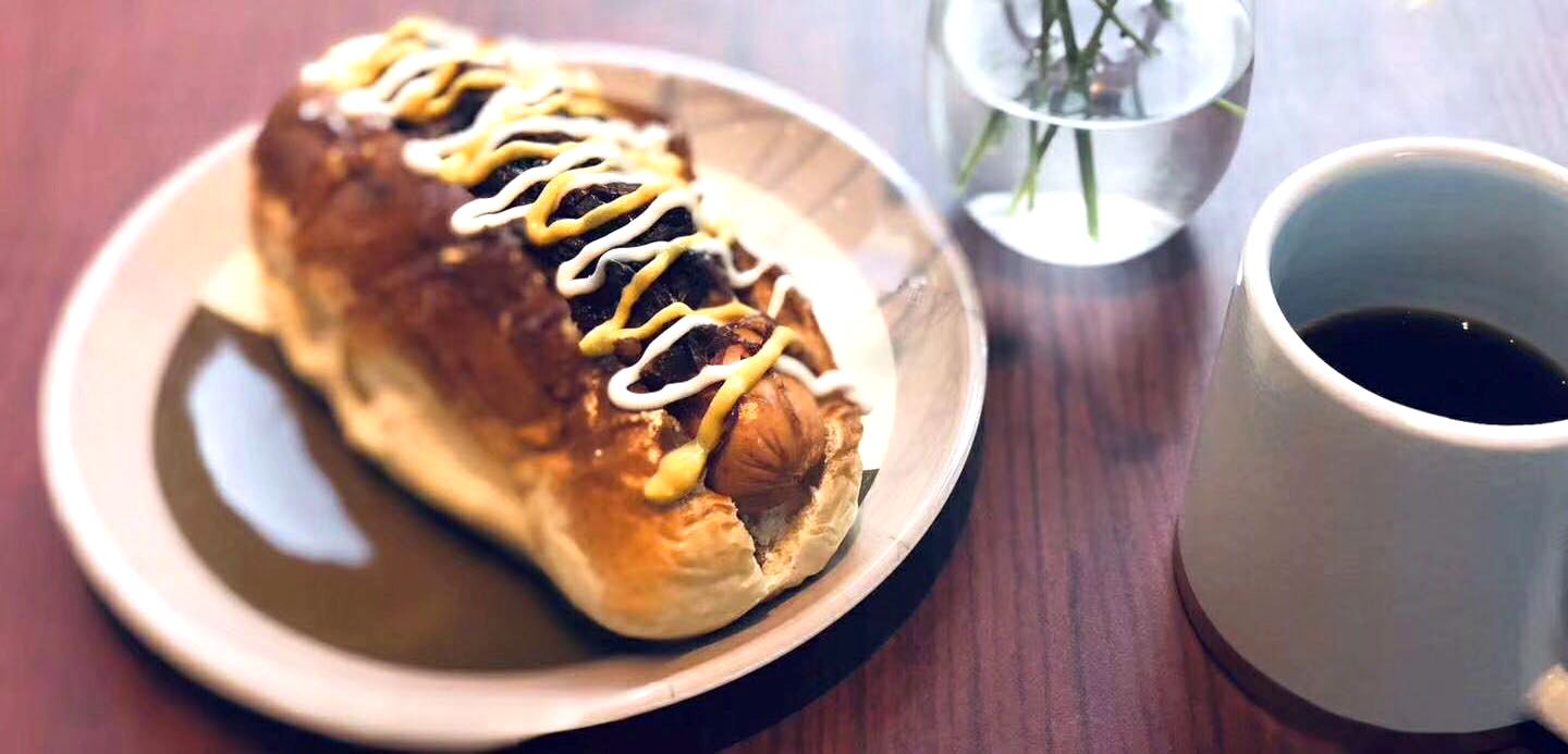 New Dog, New Tricks: Bubble Dogs &amp; Bowtie Brings Hot Dogs, Whiskey, and Coffee to the CBD