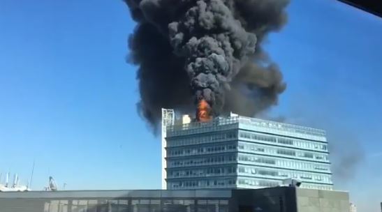 Large Fire Erupts on Roof of Google&#039;s Beijing Offices in Zhongguancun