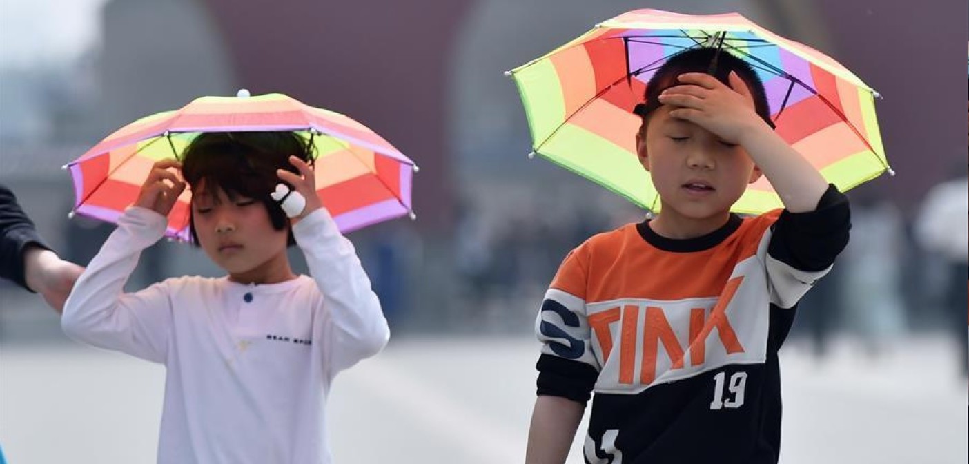 Trending in Beijing This Week: Heat, Hospital Violence, and Thanking Poverty