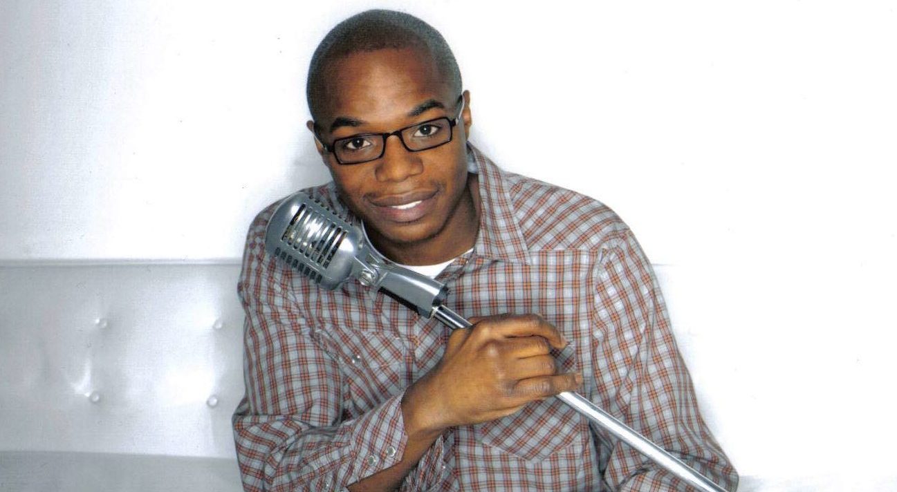 Comedian Kyle Grooms Talks Working With Amy Schumer and Dave Chapelle Ahead of Mar 11 Bookworm Set 