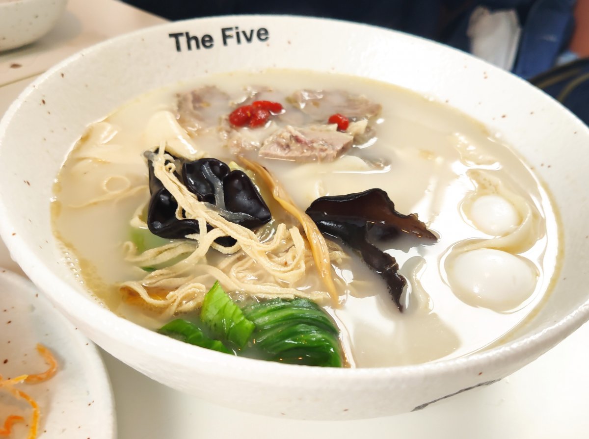 The Five Brings Contemporary Henan Noodles and Snacks to Taikooli The Five Brings Contemporary Henan Noodles and Snacks to Taikooli