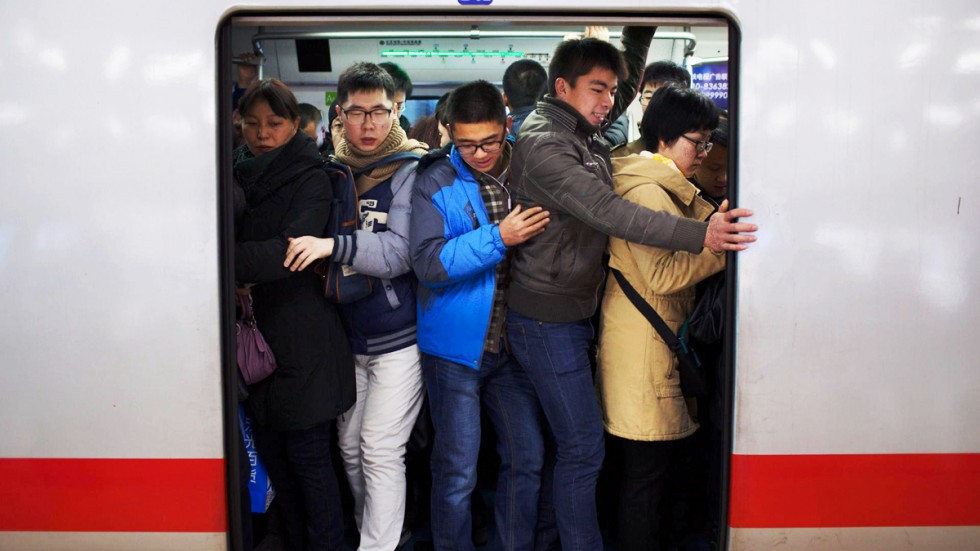 Trending in Beijing: Passenger Shaming, Fake Elephants, UFOs, and Drinking Urine