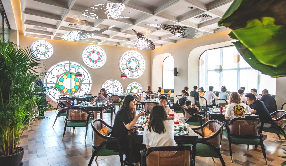 Spacious Terrace and Tasty Southern Chinese Fare Define Taikoo Li&#039;s Tang by Meeting Someone