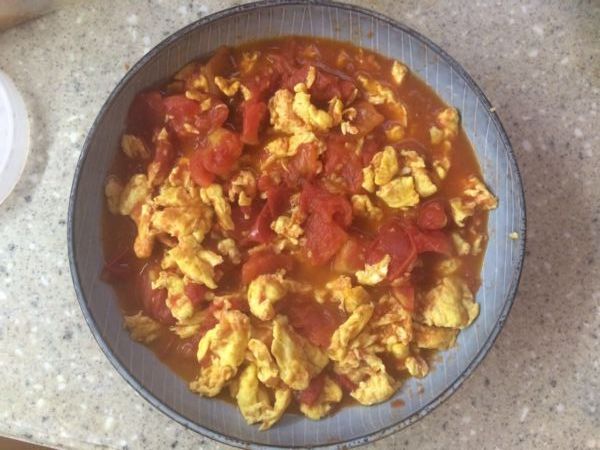 How to Make that Chinese Staple Xihongshi Chao Jidan (aka Tomatoes and Eggs)