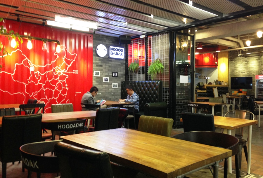 Flypizza &amp; Hoodadak Chicken: A Slice of Wangjing, Downtown
