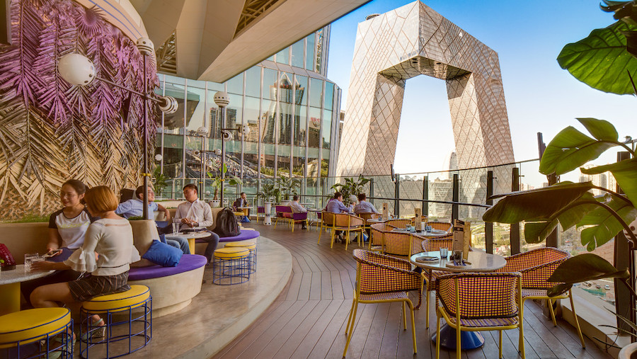 Beijing&#039;s Best Terraces, Rooftops, and Courtyards: S/S 2018 Edition