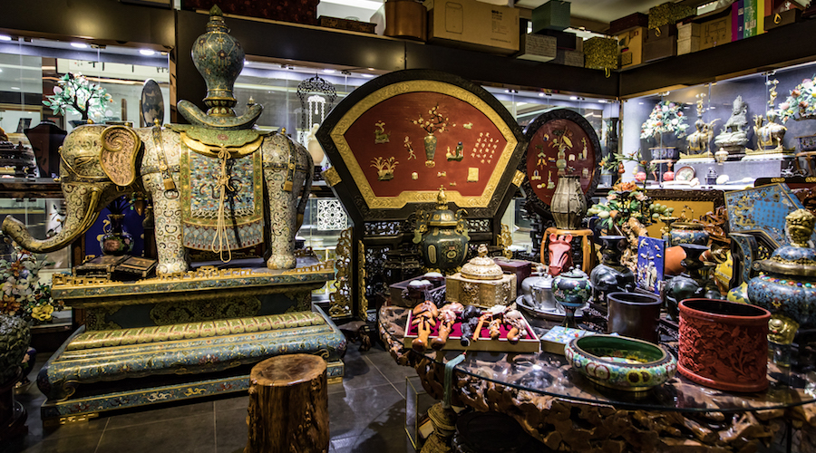 Discover Global Gift Options at Liangma International Jewellery and Antiques Market