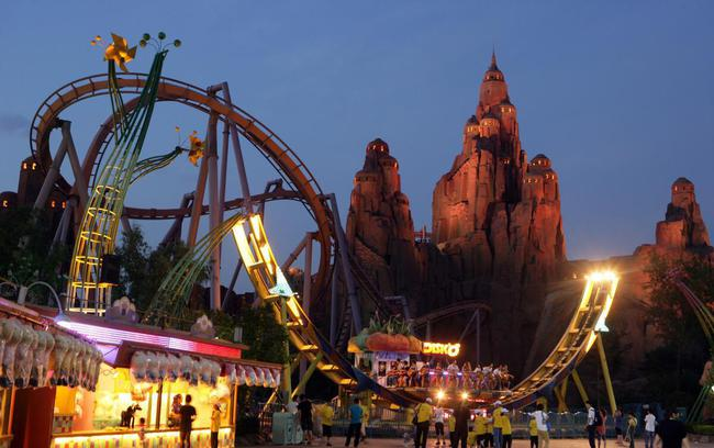 Happy Valley Coaster Leaves Riders Suspended In Midair Happy Valley Coaster Leaves Riders Suspended In Midair