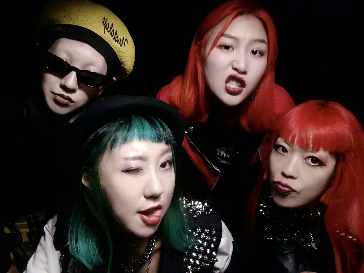 Female Drummer Magazine TomTom To Throw A Crackling Gig at School Bar, Apr 21 Female Drummer Magazine TomTom To Throw A Crackling Gig at School Bar, Apr 21