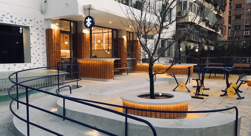 Beans and Beer Means Big Love for This Small Beiluoguxiang Café