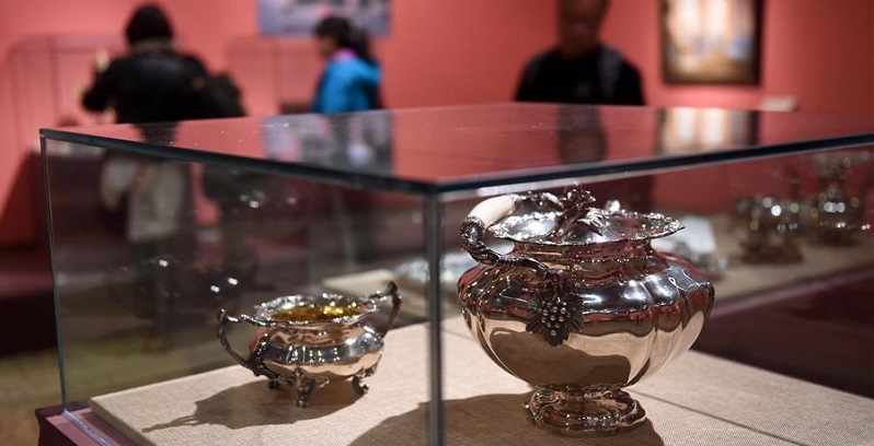 243 Treasures from the Peterhof State Museum Reserve to Exhibit in Beijing