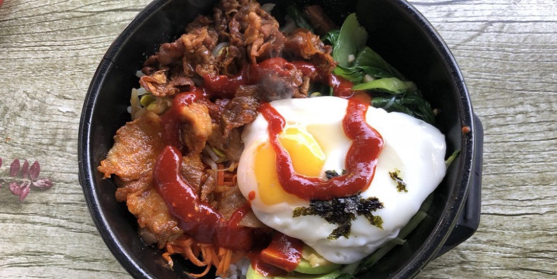 Street Eats: Hearty Bibimbap near Chaoyang Hospital